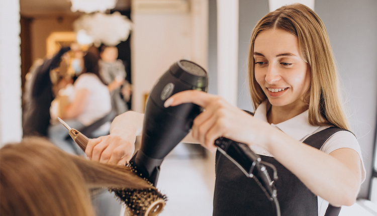 آرایشگری زنانه