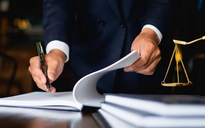 وکیل برای تغییر نام مذهبی