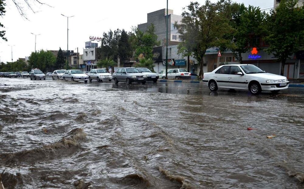 آبگرفتگی شدید در سطح شیراز / کمک‌رسانی به چند خانوار عشایر در سپیدان – ارتباط فردا